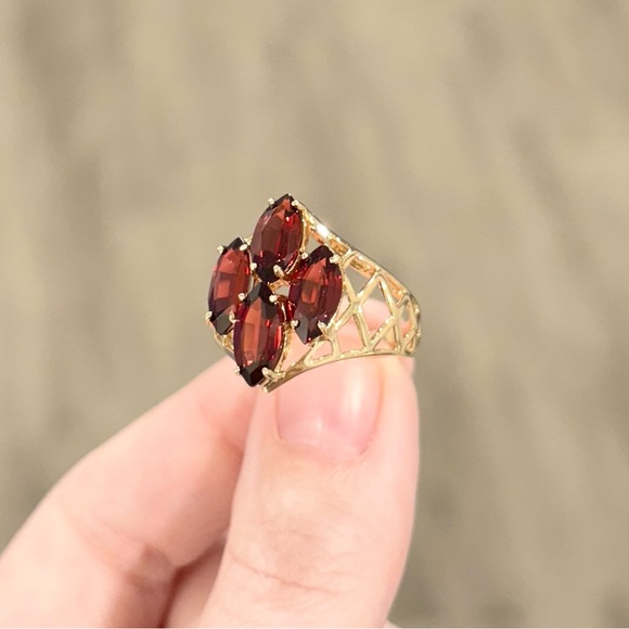 14K Garnet Marquise red natural cluster flower filigree thick yellow gold ring - Picture 7 of 12